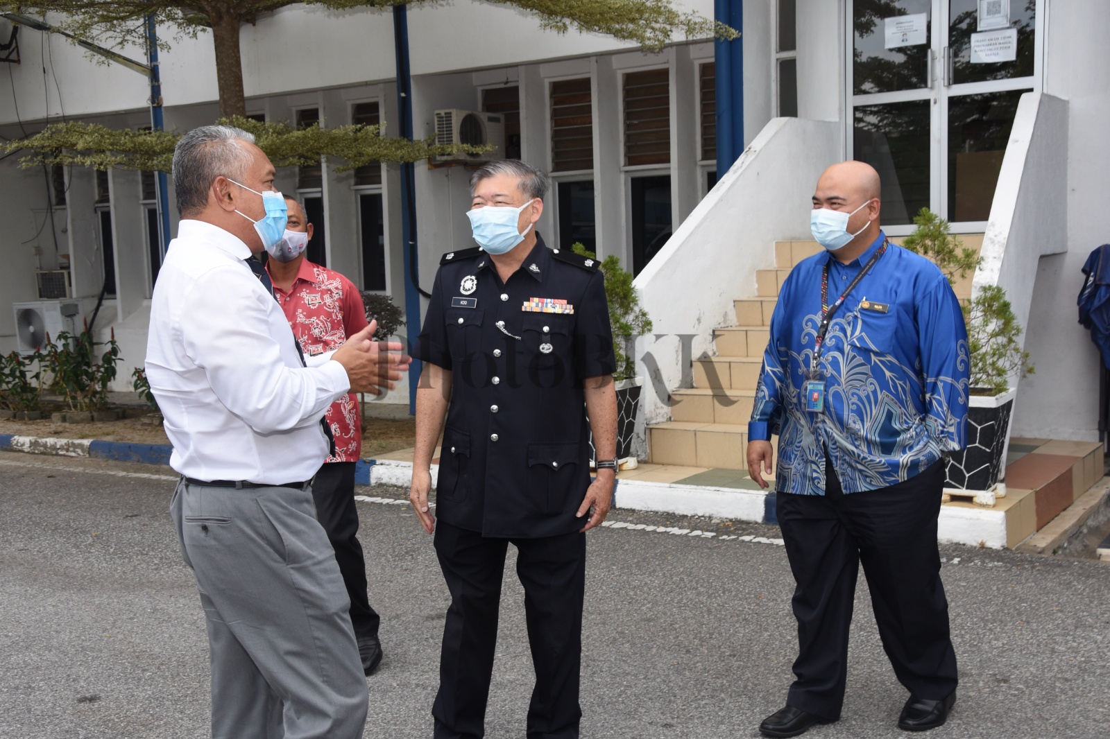 Majlis Penyerahan Sumbangan Tabung UPSI Perihatin kepada anggota PDRM