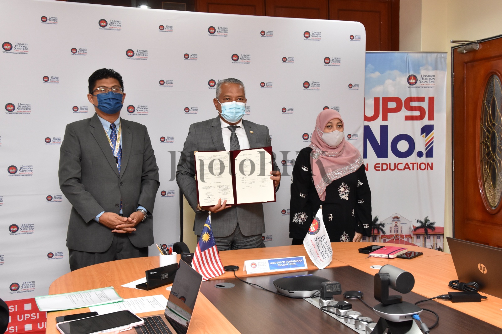 8 FEB 2022 VIRTUAL MOU SIGNING CEREMONY BETWEEN UPSI AND INSTITUT OF ASIAN AND AFRICA STUDIES